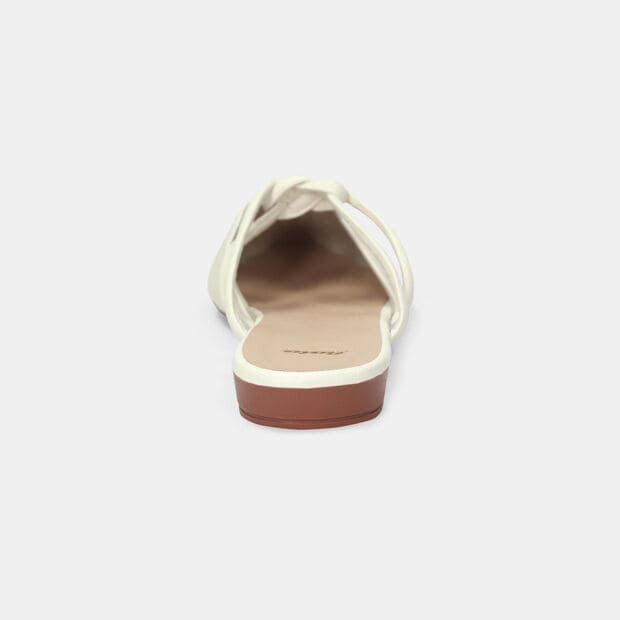 Baleta Para Mujer Bata Negro Gina'S Puntuda, 