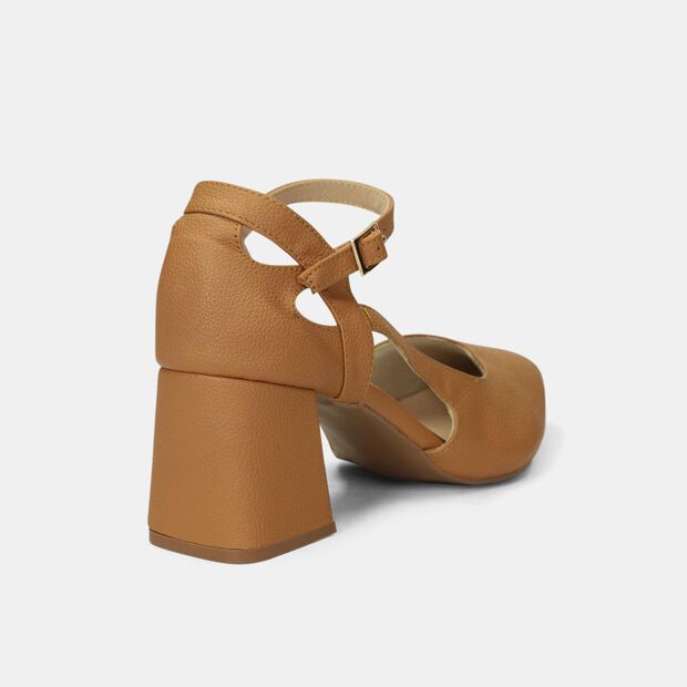 Tacones Para Mujer Bata Caf&eacute; Claro, 