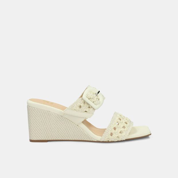 Sandalias Para Mujer Bata Multicolor Karo, 