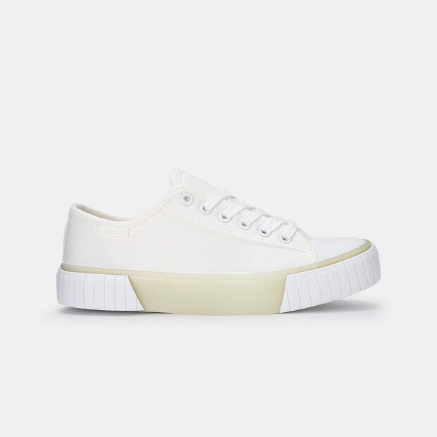 Sneakers Wanita Akito Exclusive Online