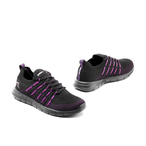 Sepatu Sneakers Wanita Engage 100