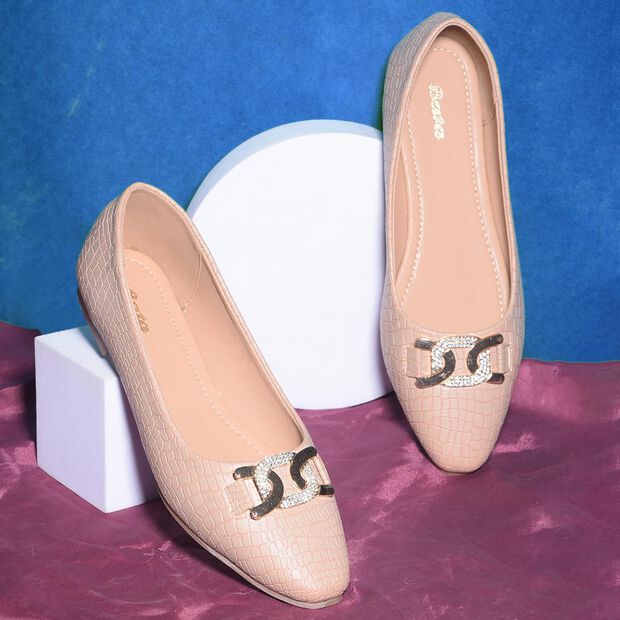 BATA TEXTURED ROUND TOE BALLERINA FLATS FOR WOMEN