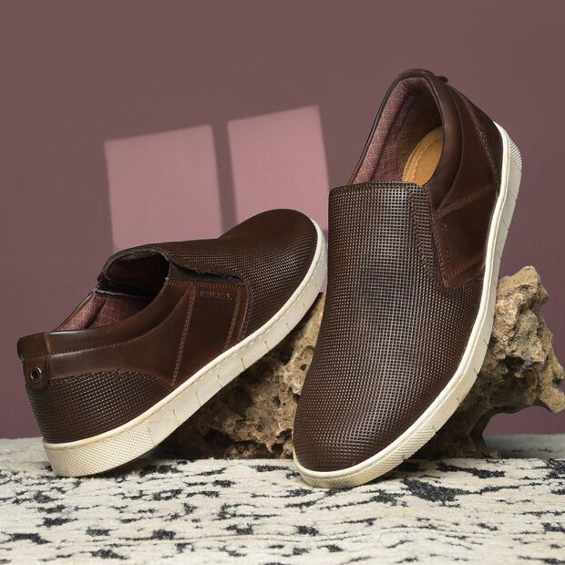 Red Label Slip-on Casual Shoes for Men