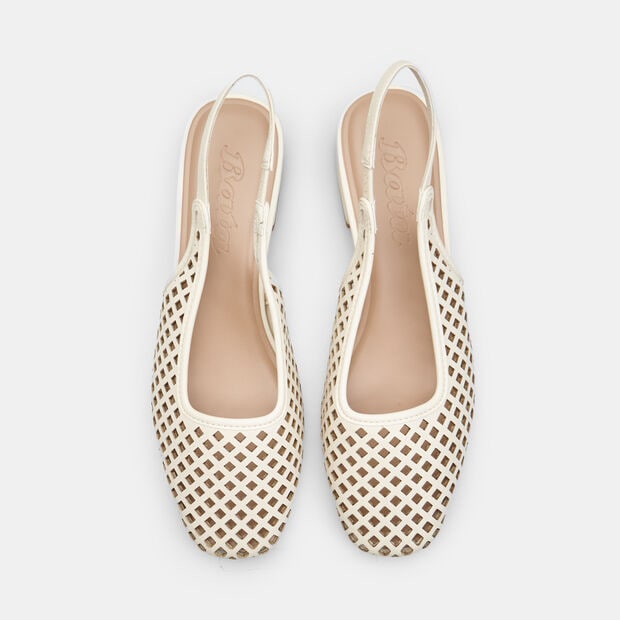 D&aacute;msk&eacute; perforovan&eacute; lodičky slingback Baťa, b&iacute;l&aacute;