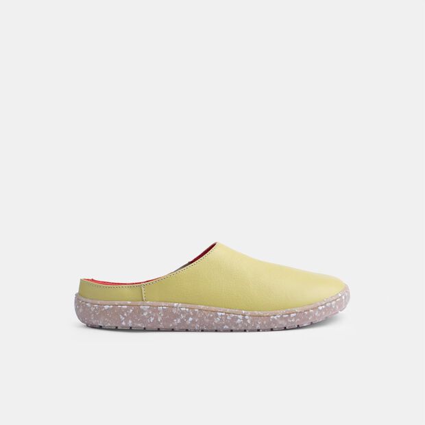 Barefoot mules kožen&eacute; nazouv&aacute;ky pro ženy Weinbrenner, žlut&aacute;