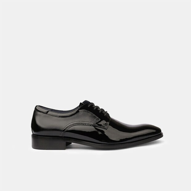 Elegantn&iacute; p&aacute;nsk&eacute; polobotky z lakovan&eacute; kůže s vyražen&yacute;m vzorem, 