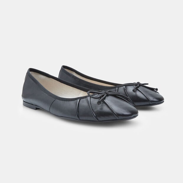Kožen&eacute; d&aacute;msk&eacute; elegantn&iacute; baler&iacute;ny Baťa, čern&aacute;