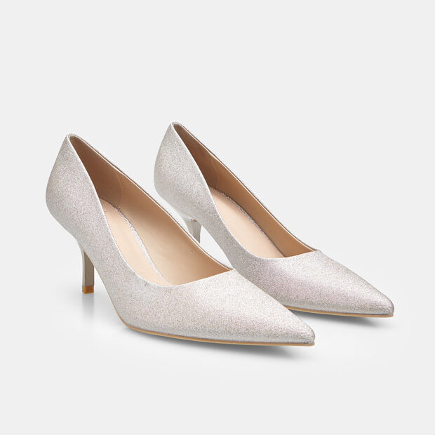 Dámské lodičky na podpatku a špičaté Baťa, 