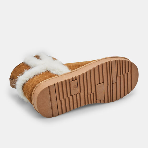 Dámská kotníková obuv z semiše s vložkami z ekologické kožešiny Baťa, hnědá