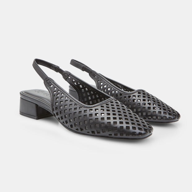D&aacute;msk&eacute; perforovan&eacute; lodičky slingback Baťa, čern&aacute;