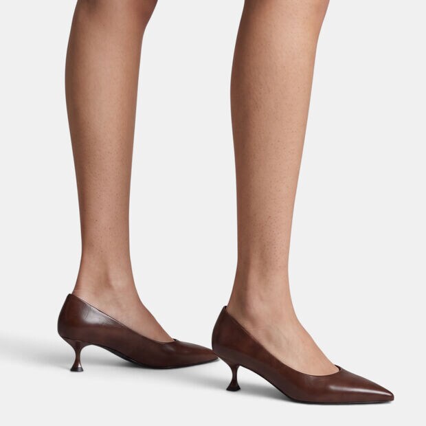 Women's court shoes with heel and pointed toe Bata, Brown
