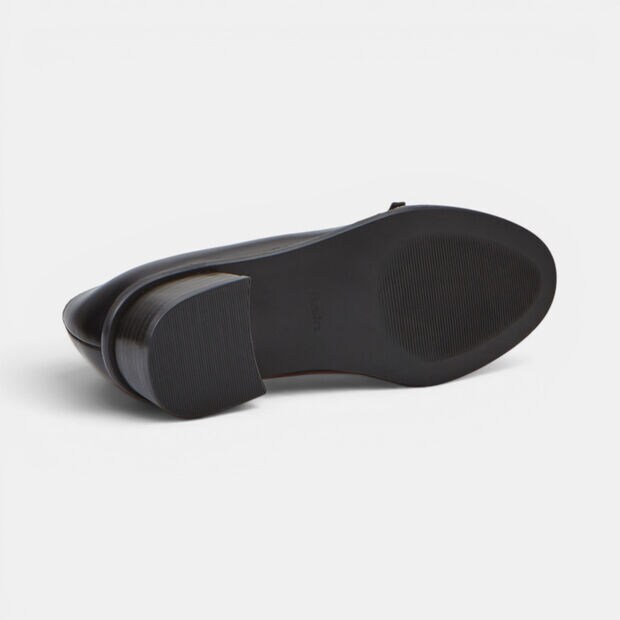 Women's block heel court shoes with strap Bata, Black