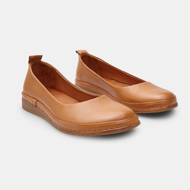 BATA Women's Leather Ballerinas, Tan