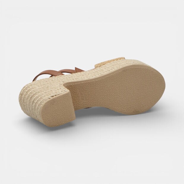 Women's wedge sandal with ankle strap Bata, Beige