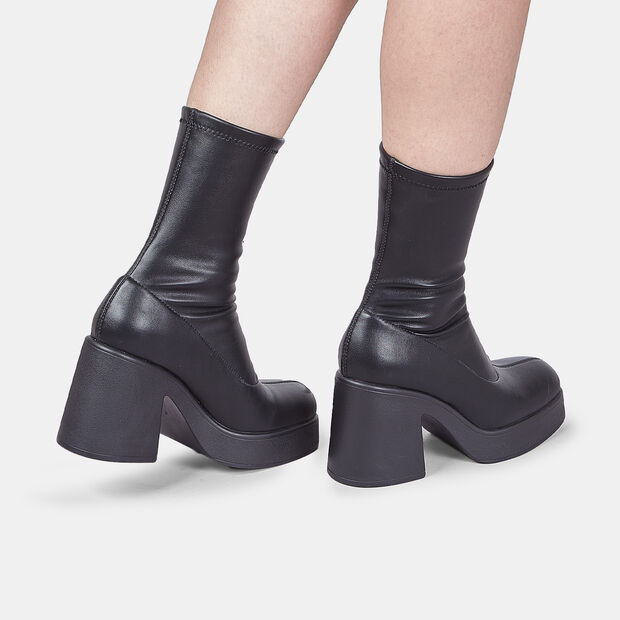 Elasticated women's ankle boot with heel and platform Bata, Black