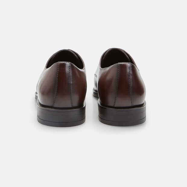 Men's leather lace-up shoe by Bata, 