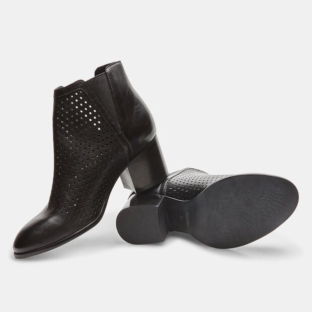 Stiefeletten aus durchbrochenem Leder mit Absatz, Schwarz
