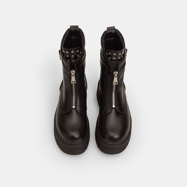 Stiefeletten f&uuml;r Damen mit Rei&szlig;verschluss und Nieten, Schwarz