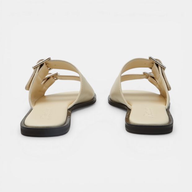 Women's flat sandals with double strap and buckle Bata, White