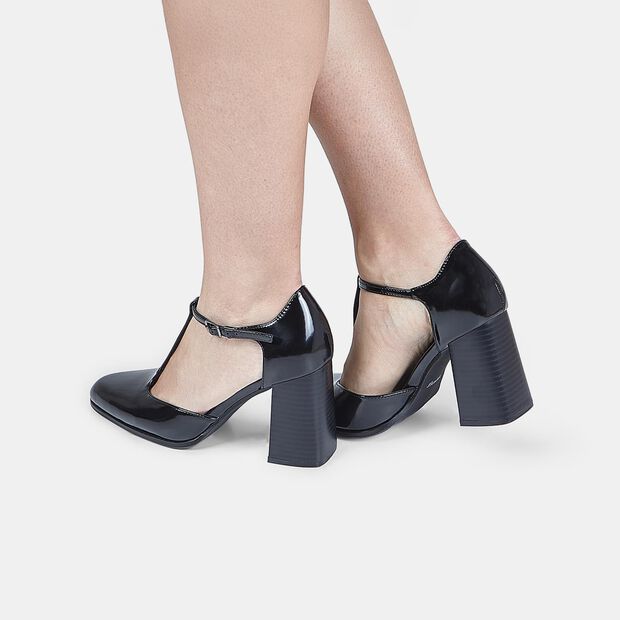 BATA Women's T-Bar Pointed Pump, 