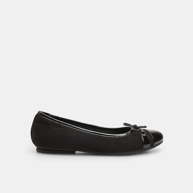 Women's ballet flats, 