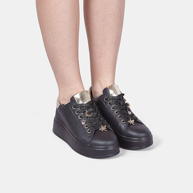 Sneakers pour femme avec lacets et applications bijou, 