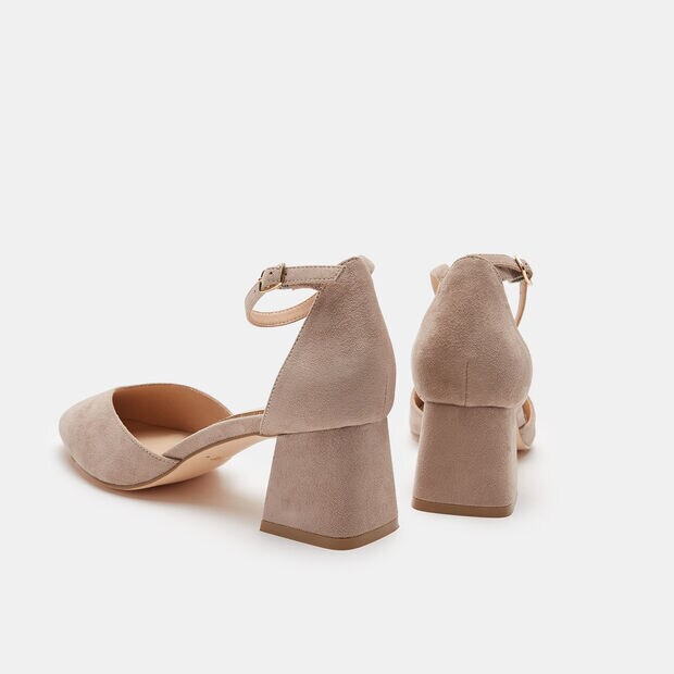 Pointed Pumps With Square Heel, Beige