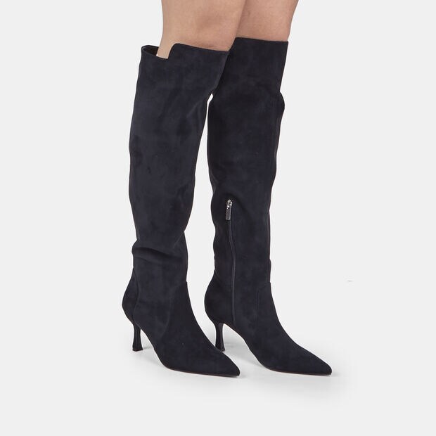 Women's boot with heel and pointed toe Bata, 