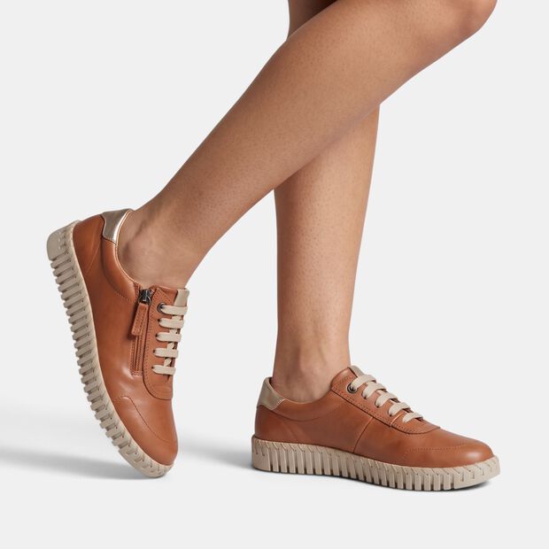 Bata women's lace-up shoe, Tan