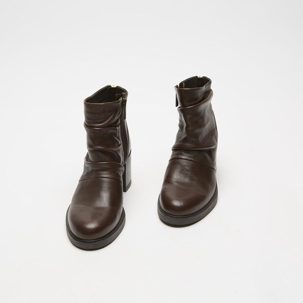 botines de cuero con tac&oacute;n ancho, 