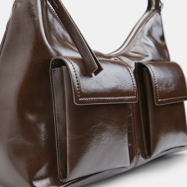 Bolso Hobo de mujer con bolsillos frontales Bata, Marr&oacute;n