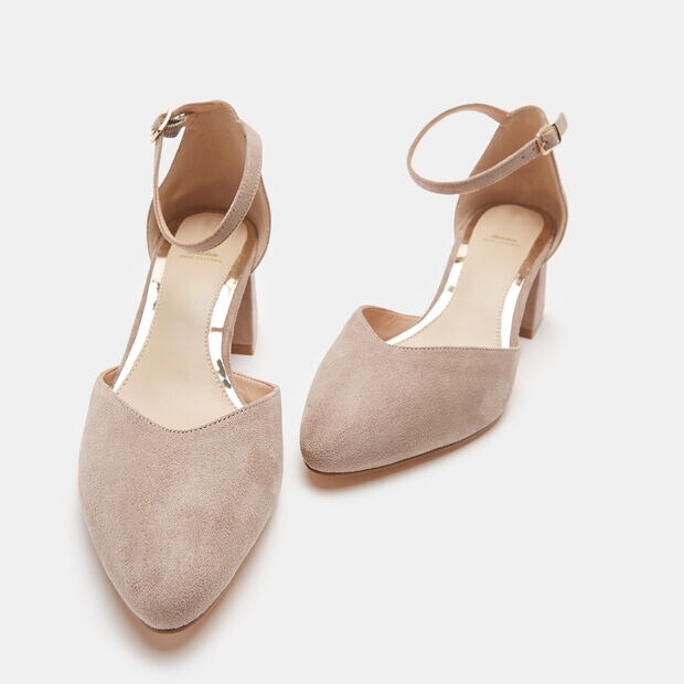 Zapatos de sal&oacute;n con tac&oacute;n ancho y pulsera, Beige