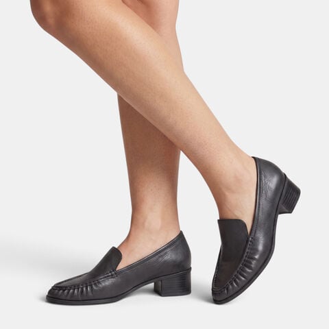 Mocas&iacute;n de tac&oacute;n para mujer Bata, Negro