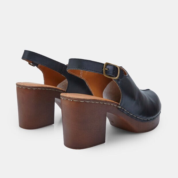 Sandalias Clog de Mujer en cuero BATA, Negro