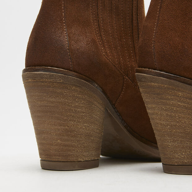 Botines En Punta Con Tac&oacute;n, Piel
