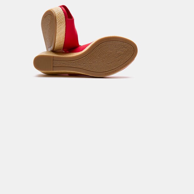 Sandalias de mujer con cu&ntilde;a, 