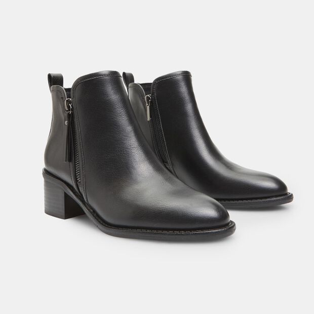 Bot&iacute;n de mujer con tac&oacute;n de 5 cm BATA, Negro