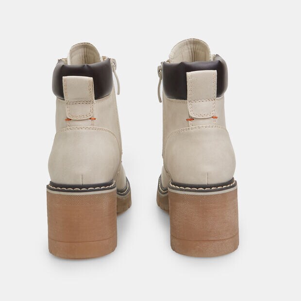 Bot&iacute;n de mujer con tac&oacute;n medio y cordones, Beige