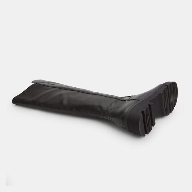 Bota de mujer con suela dentada, Negro