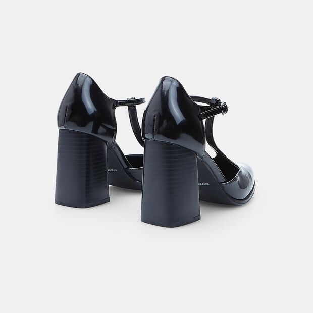 Decollet&eacute; para mujer T-bar con punta BATA, 
