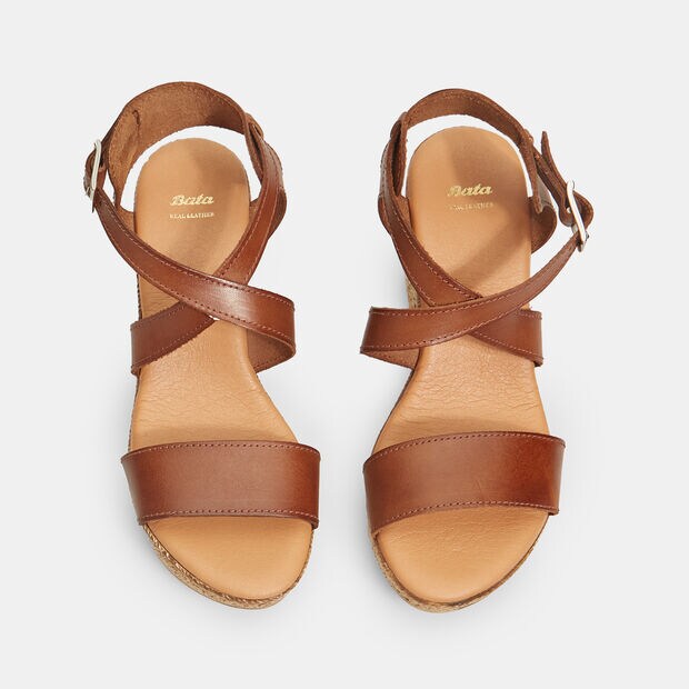Sandalias de mujer de piel con tac&oacute;n de cuerda , Marr&oacute;n