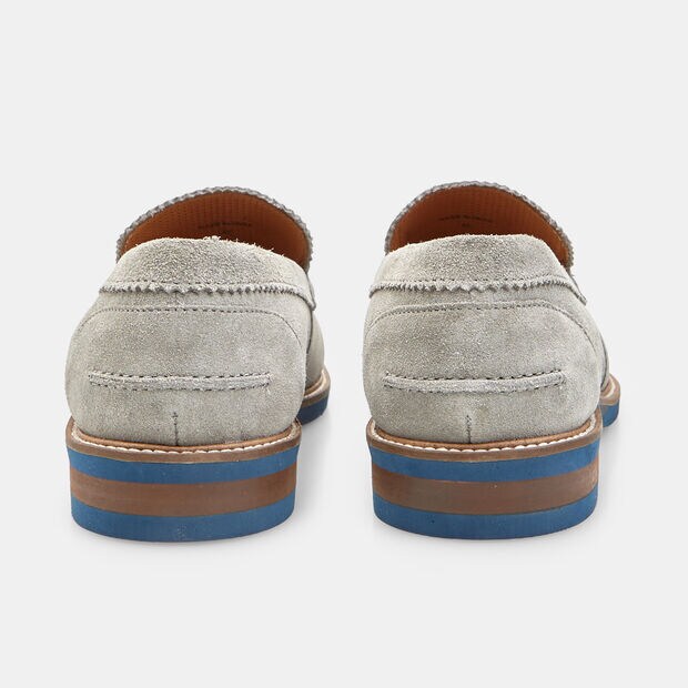 Mocas&iacute;n de hombre en ante Bata, Gris