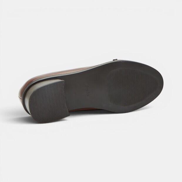 Zapato de mujer con tac&oacute;n bloque y correa Bata, Marr&oacute;n