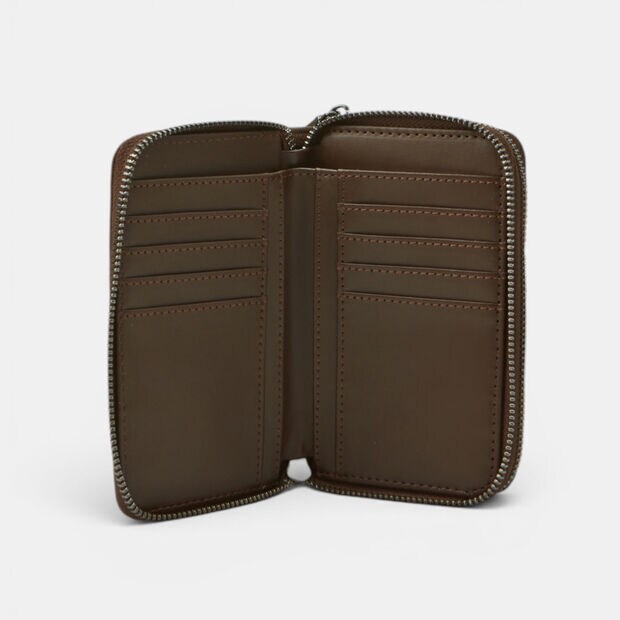 Cartera de mujer con cremallera alrededor, Marr&oacute;n