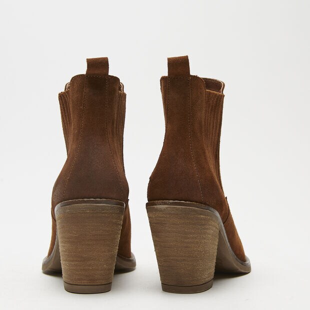 Botines En Punta Con Tac&oacute;n, Piel