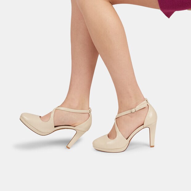 Zapatos de sal&oacute;n de mujer, Beige