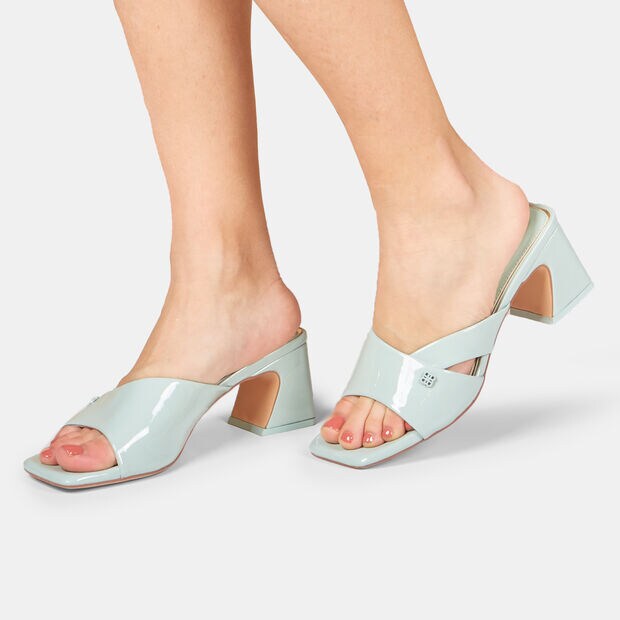 Zuecos para mujer con tac&oacute;n de 6 cm Bata Red Label, 