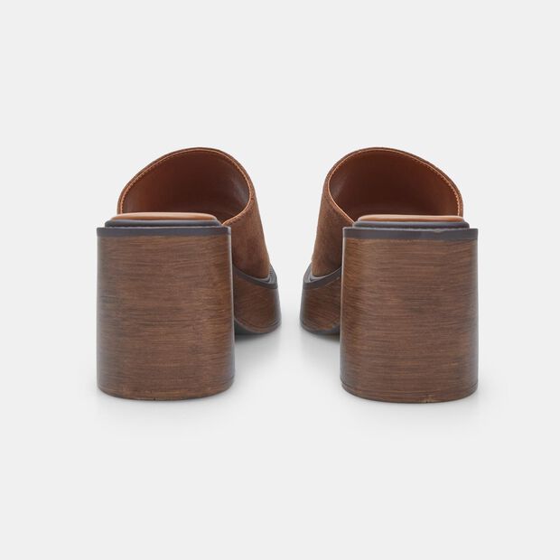 Zuecos de mujer en ante BATA, Marr&oacute;n