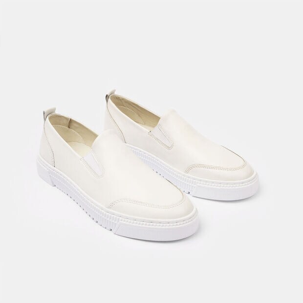 Zapatillas slip on de mujer en piel, Blanco