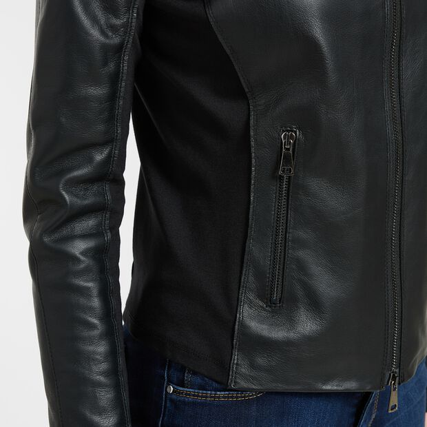 Biker de mujer en piel, Negro